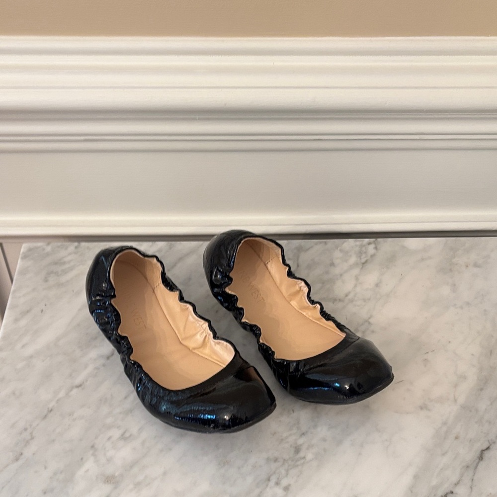 Nine West Shiny Black Ballet Flats